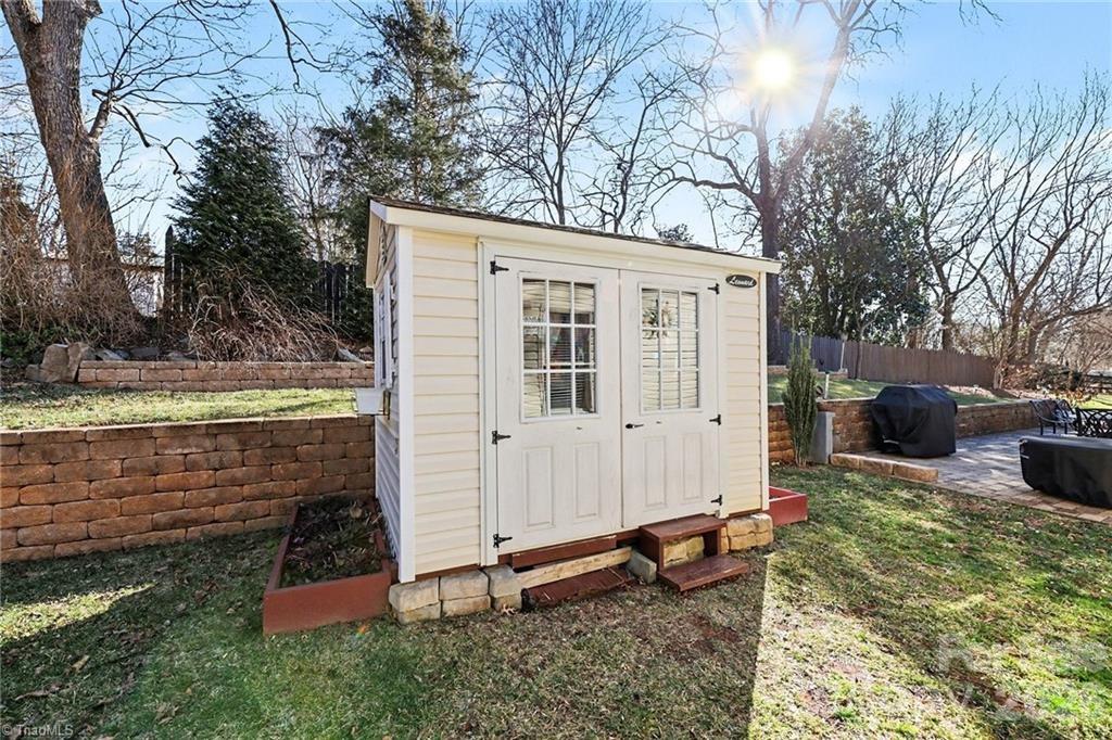115 Town Lot Drive — Pfafftown