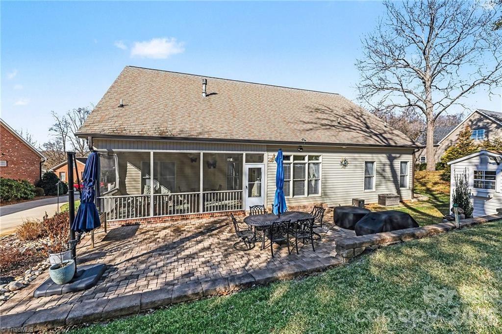 115 Town Lot Drive — Pfafftown