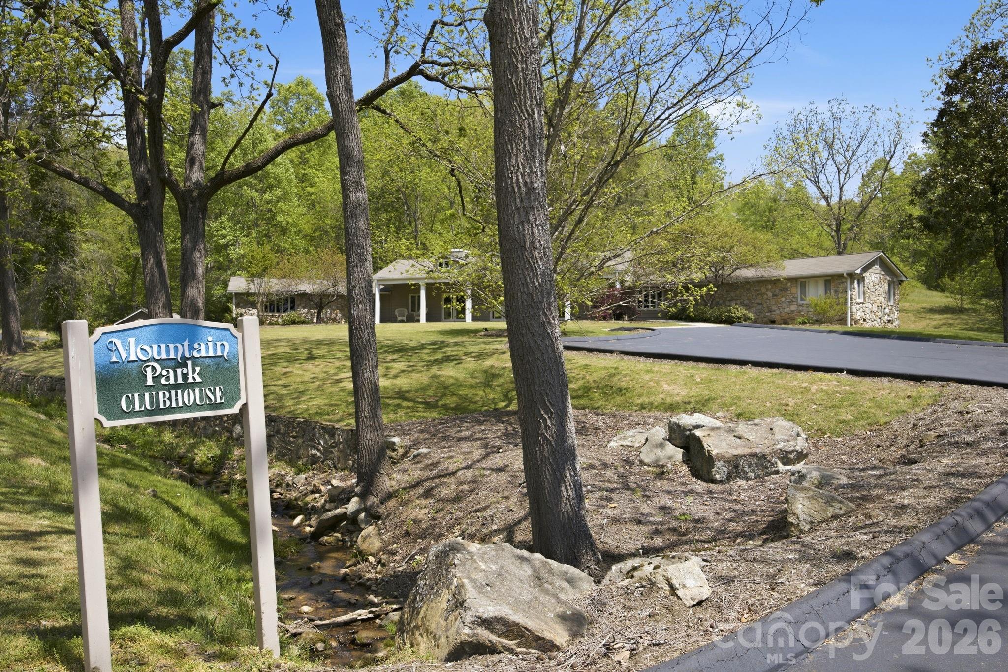 122 Running Deer Lane — Mars Hill