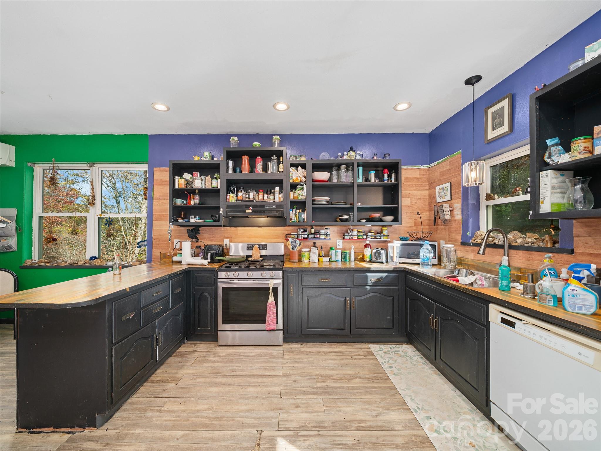 219 Raven Rock Lane — Burnsville