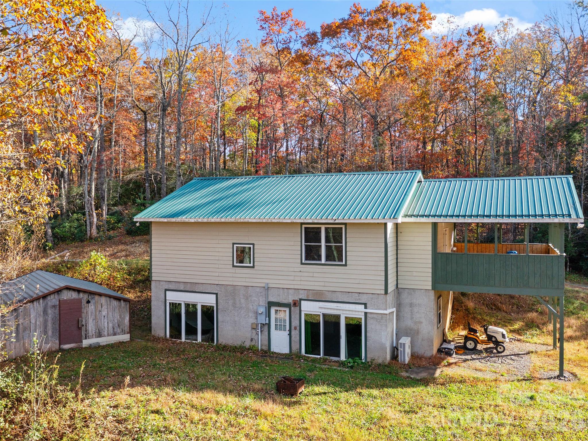 219 Raven Rock Lane — Burnsville