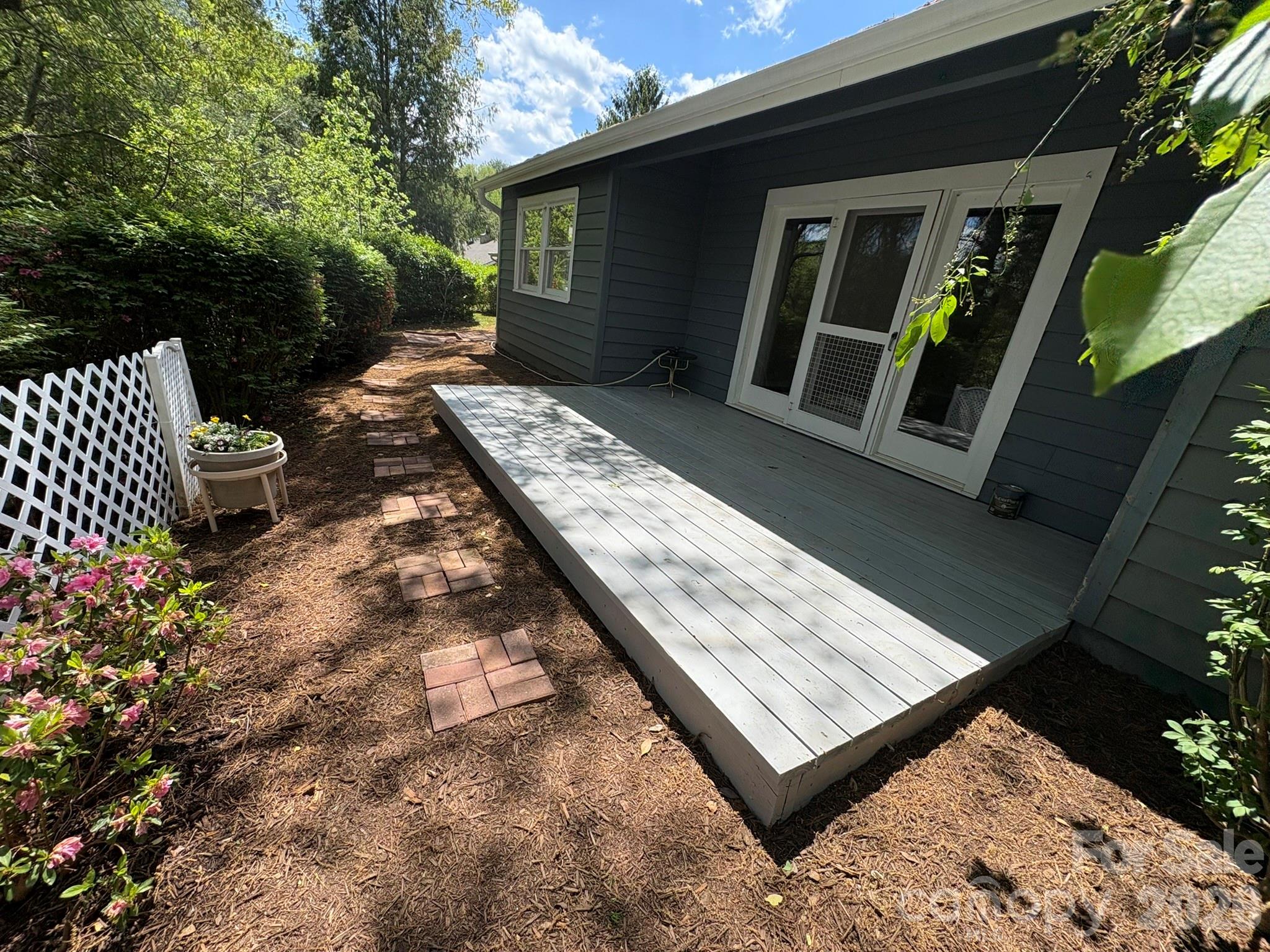 10 Laurel Place Drive — Asheville
