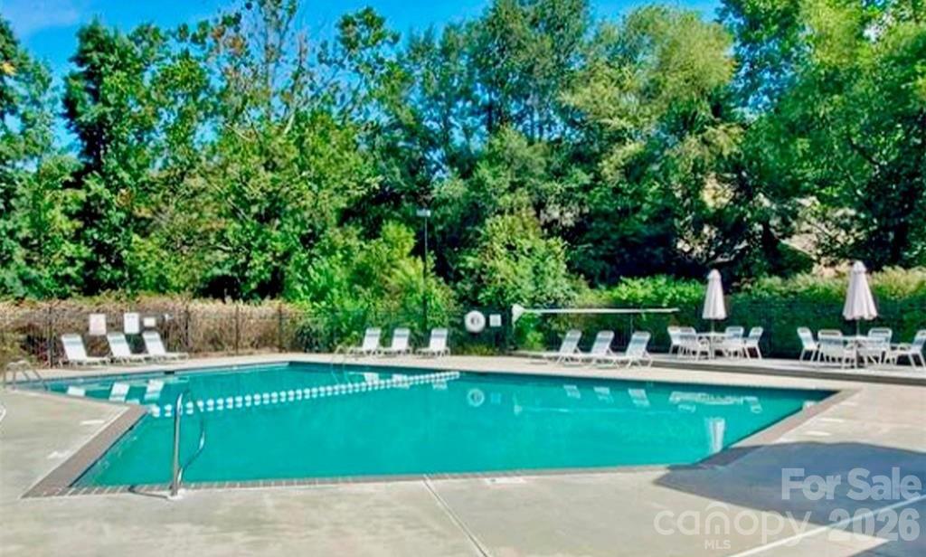 10 Laurel Place Drive — Asheville
