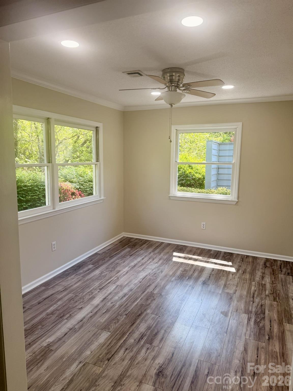 10 Laurel Place Drive — Asheville