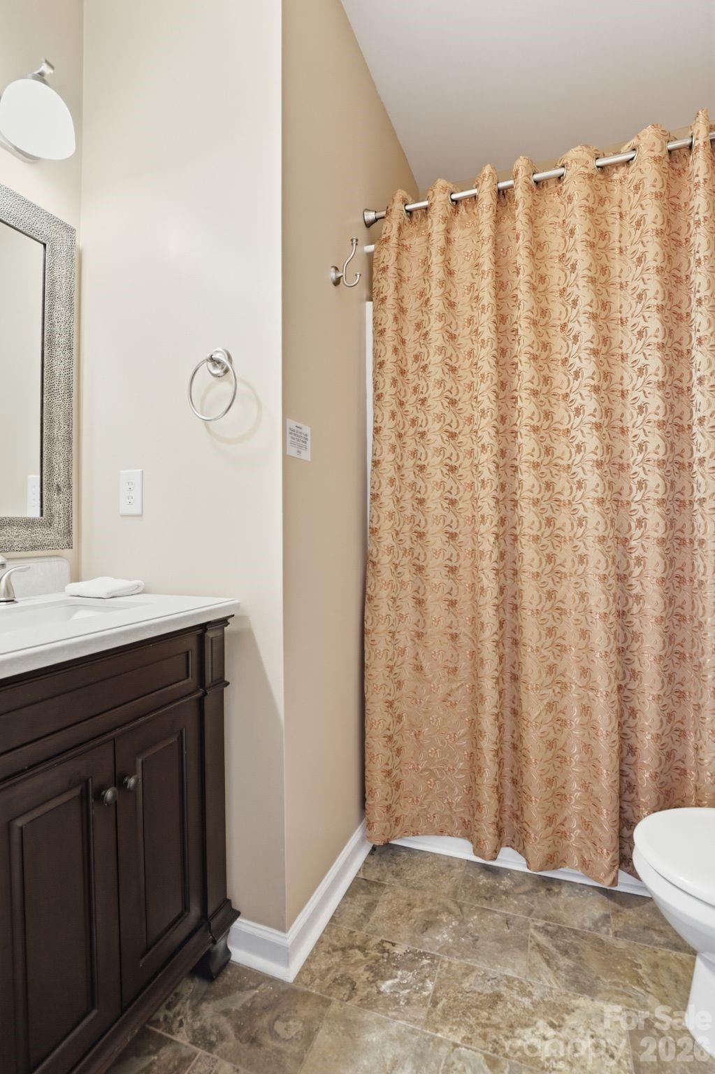 10122 Whiteburn Court — Charlotte