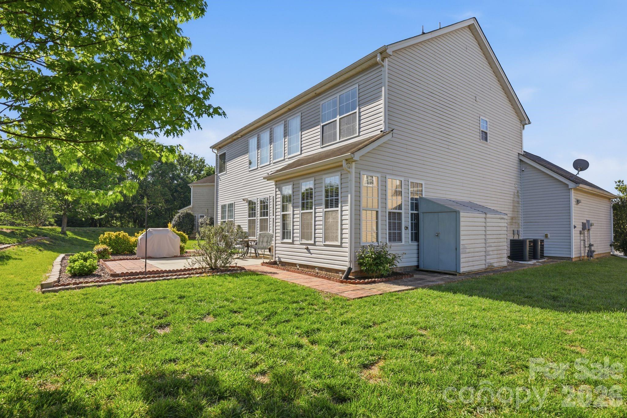 10122 Whiteburn Court — Charlotte