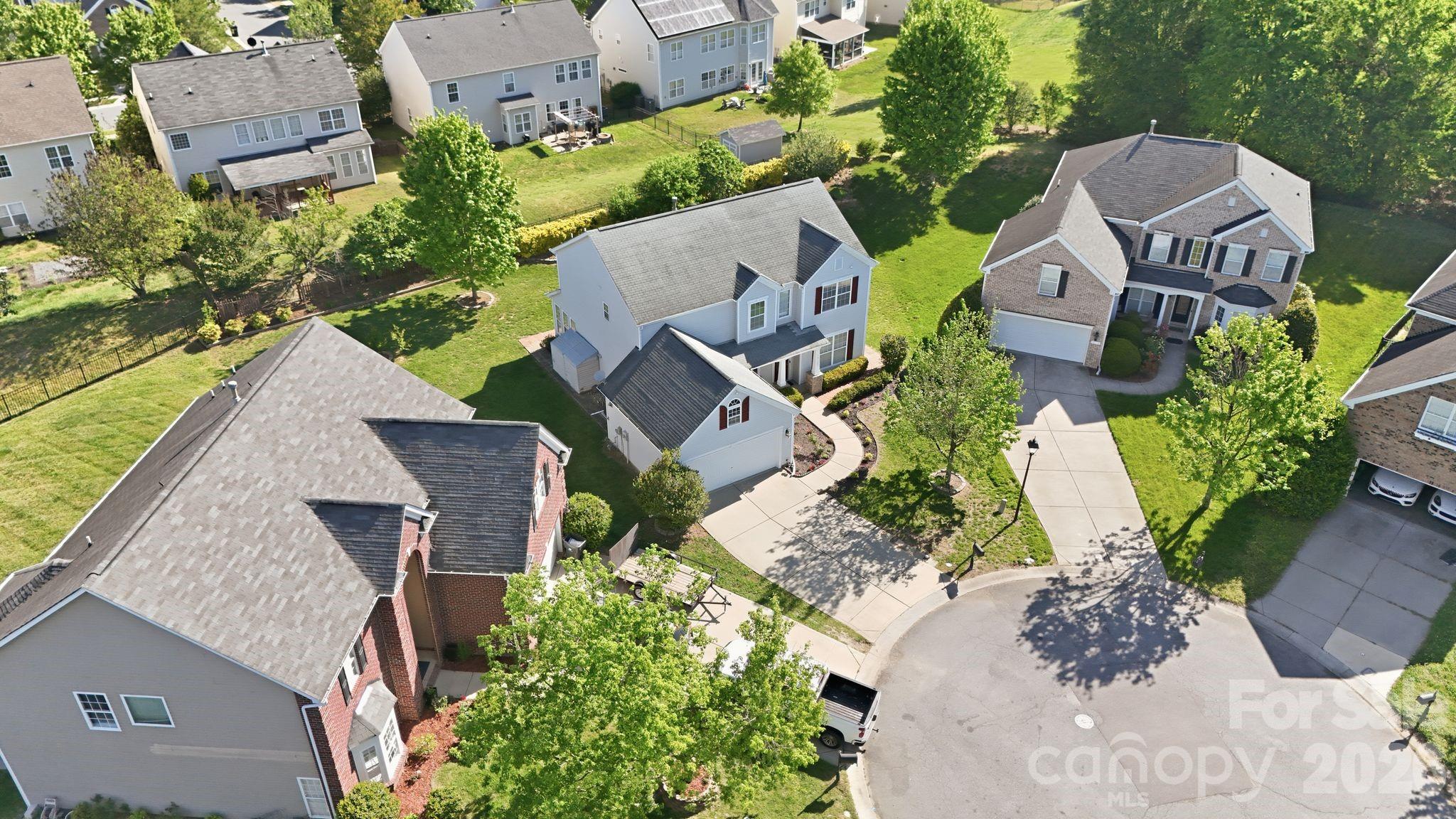 10122 Whiteburn Court — Charlotte