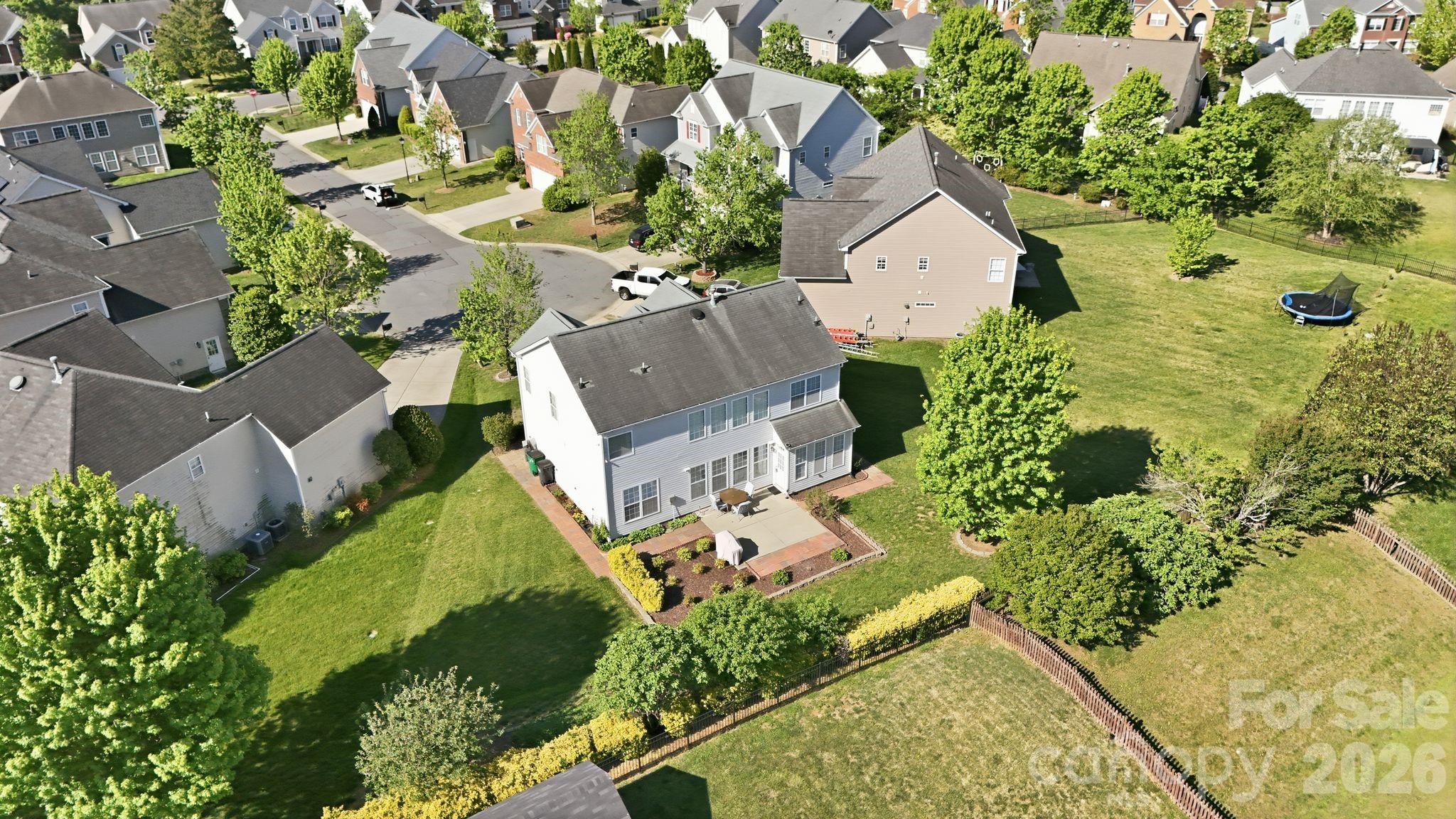 10122 Whiteburn Court — Charlotte