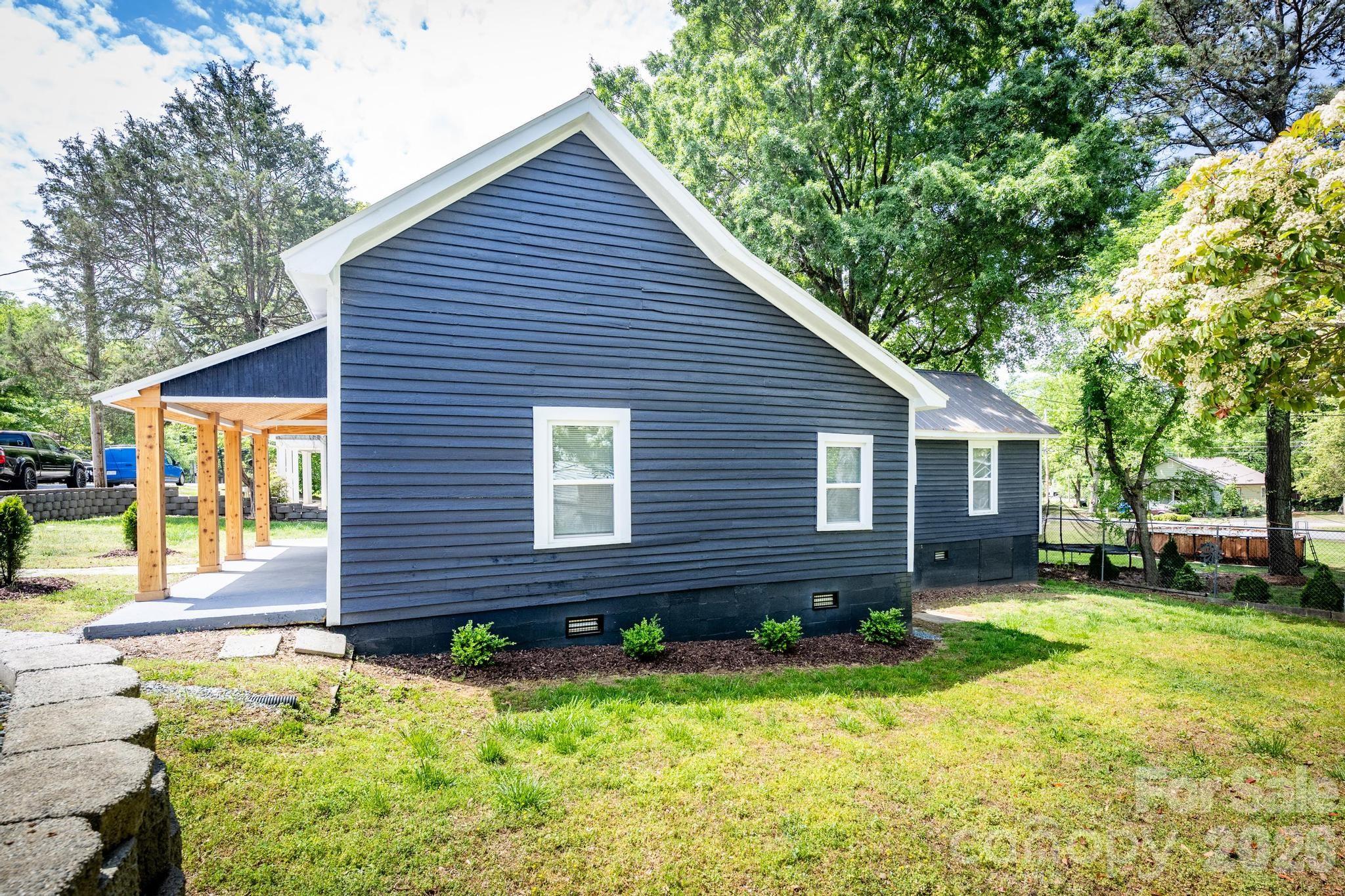 19513 Meridian Street — Cornelius
