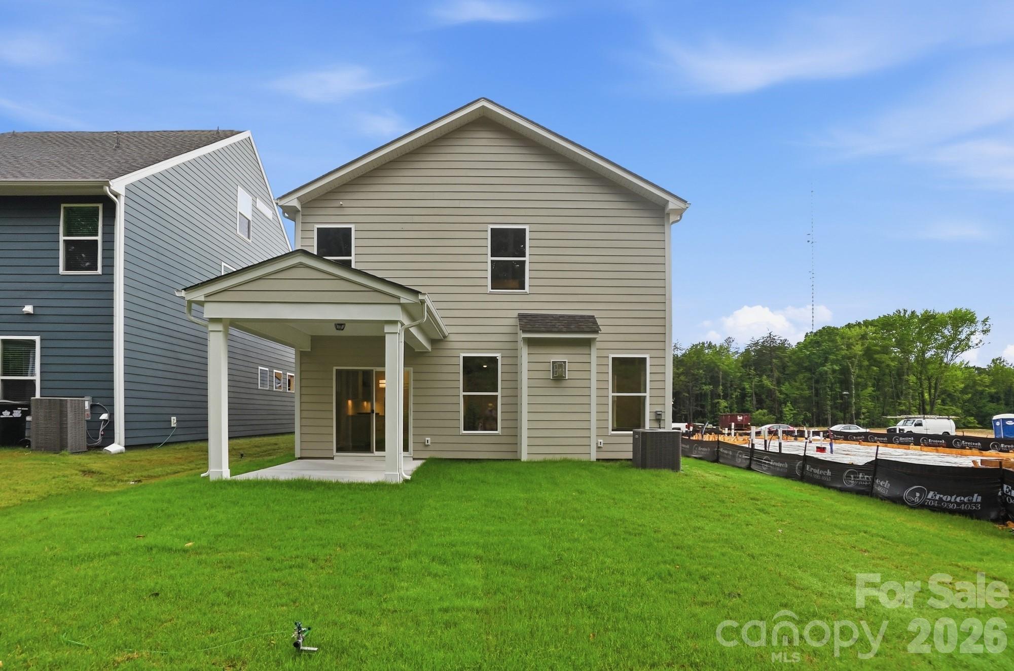 13130 Foxberry Road — Charlotte