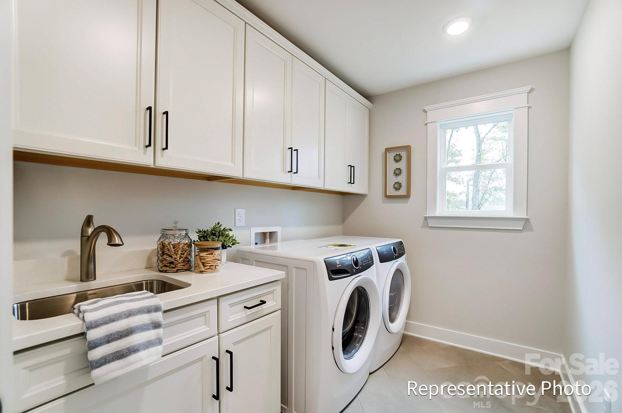13130 Foxberry Road — Charlotte