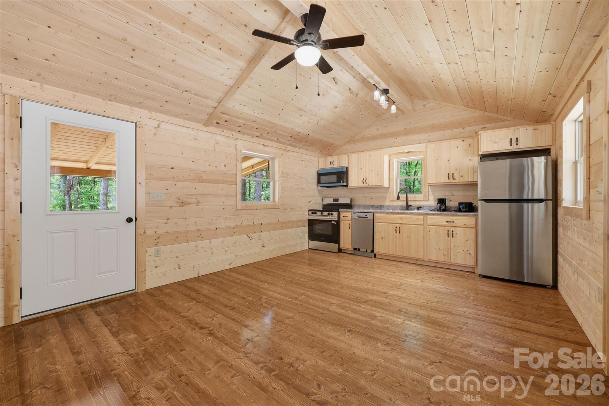 387 Tree Top Circle — Fleetwood