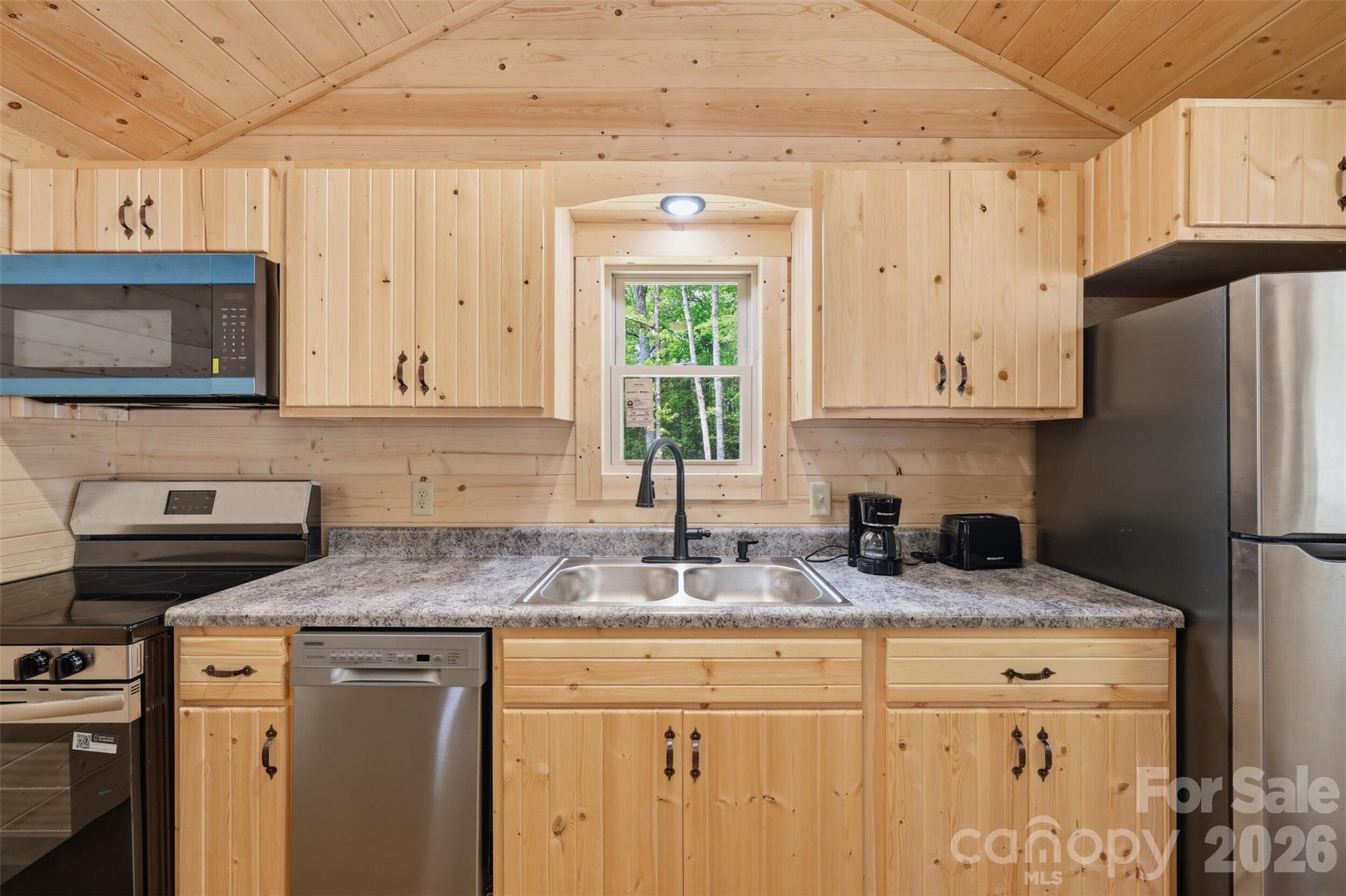 387 Tree Top Circle — Fleetwood