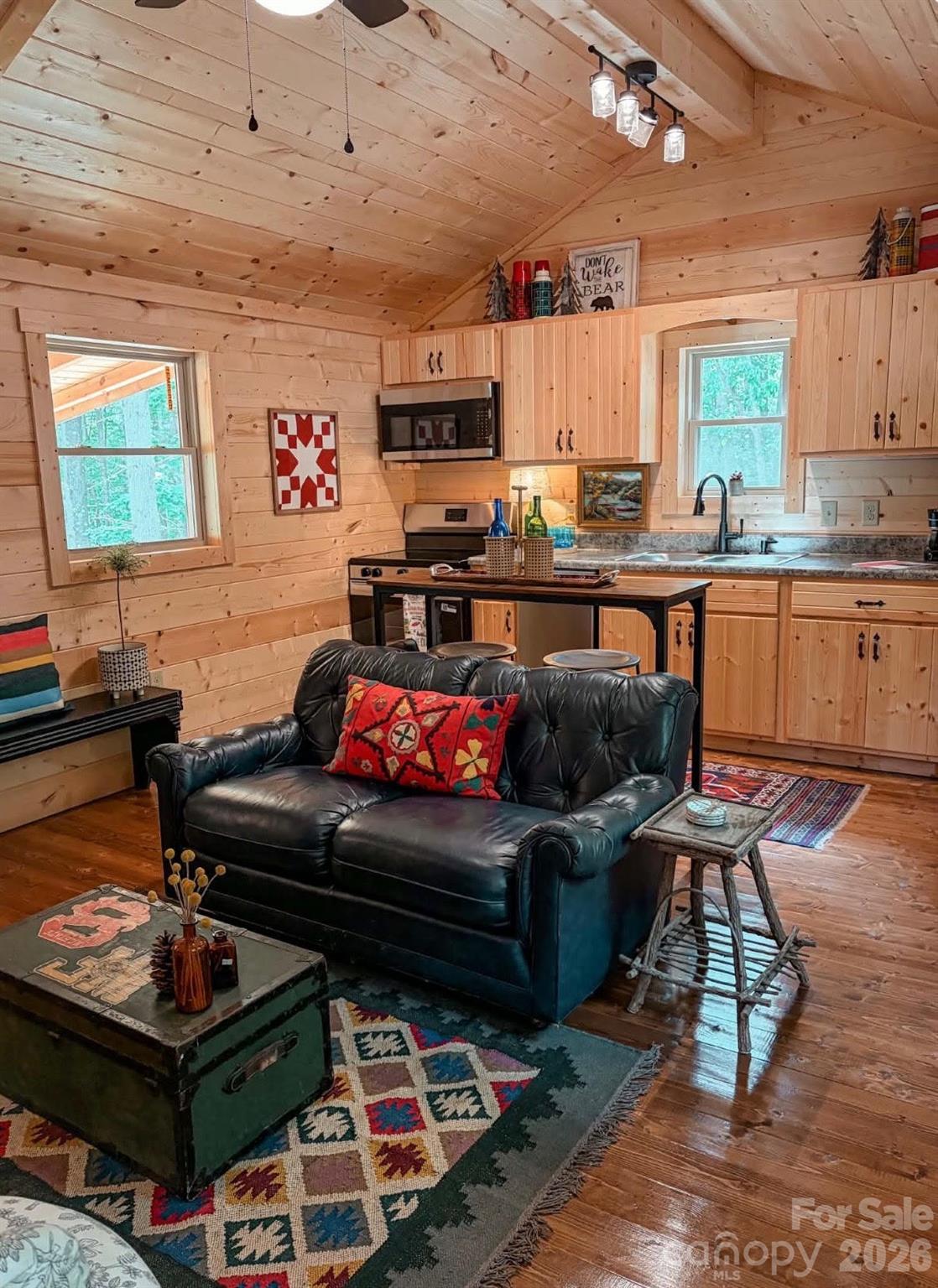 387 Tree Top Circle — Fleetwood