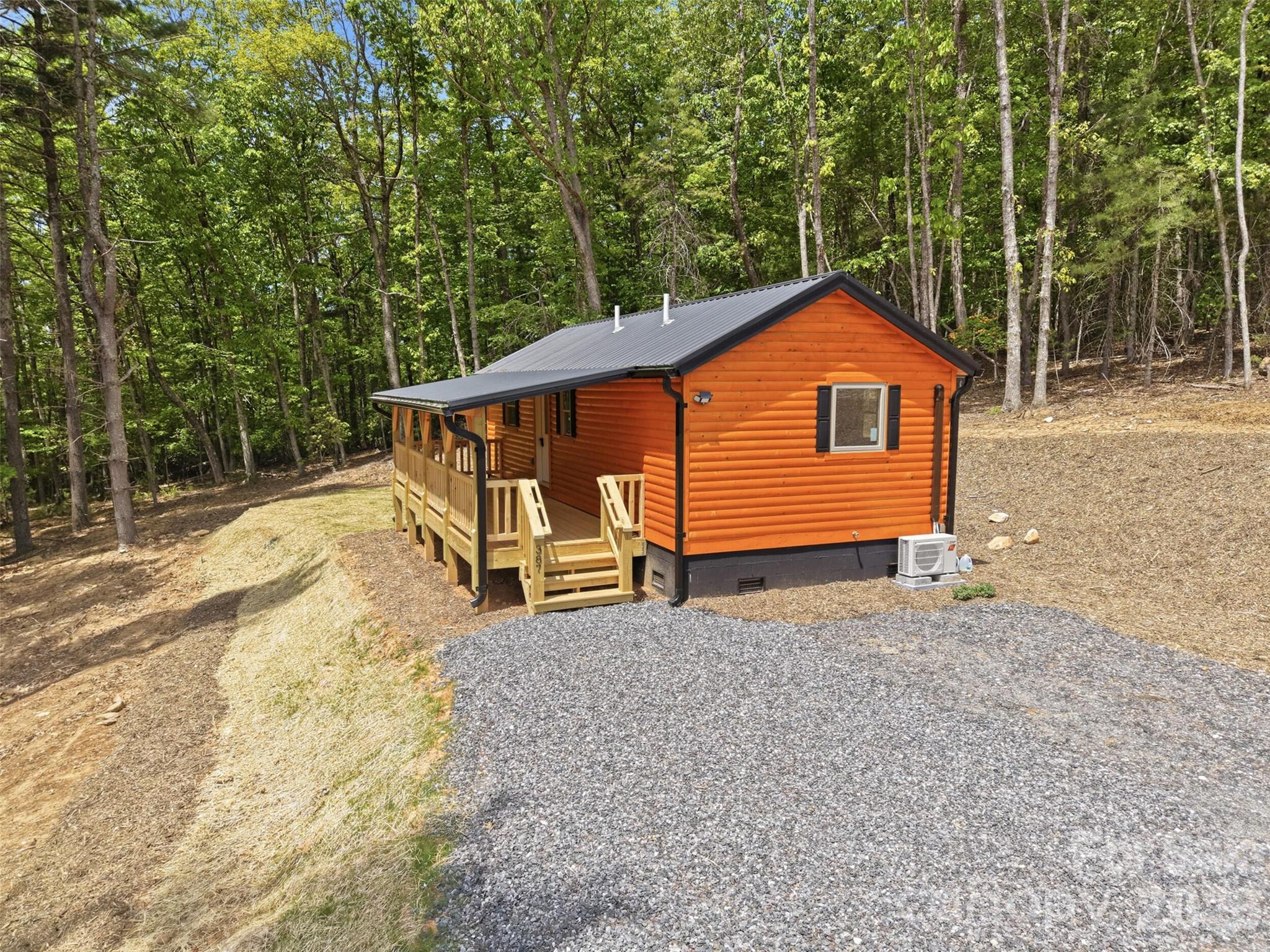 387 Tree Top Circle — Fleetwood