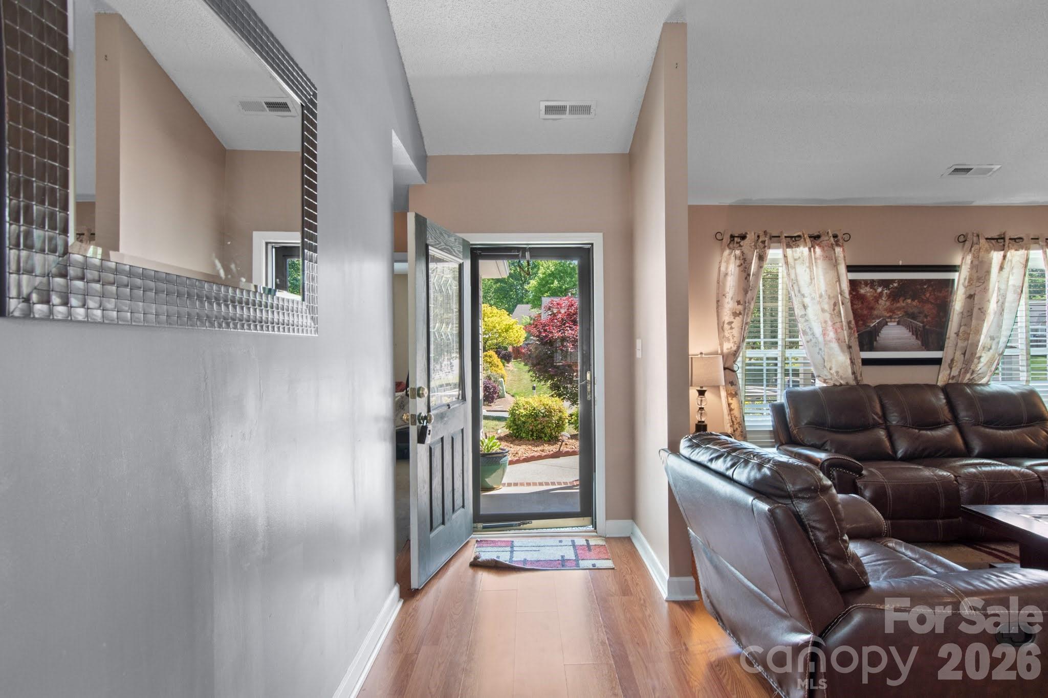 1796 Pebble Run Lane — Clemmons