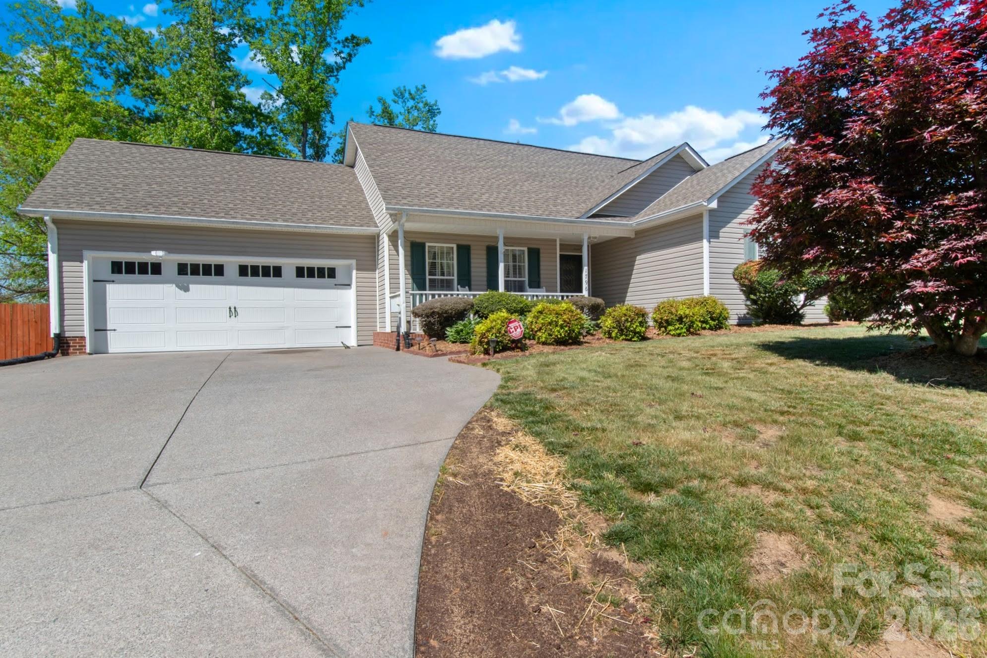 1796 Pebble Run Lane — Clemmons