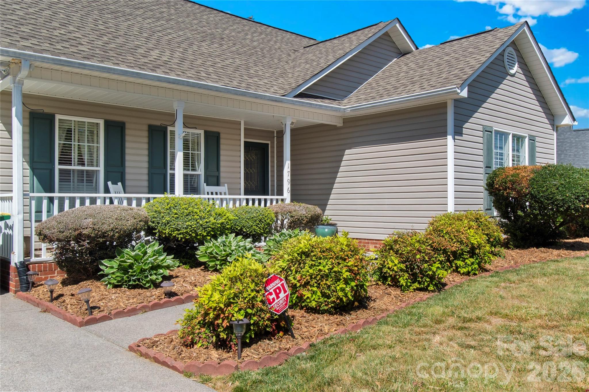 1796 Pebble Run Lane — Clemmons