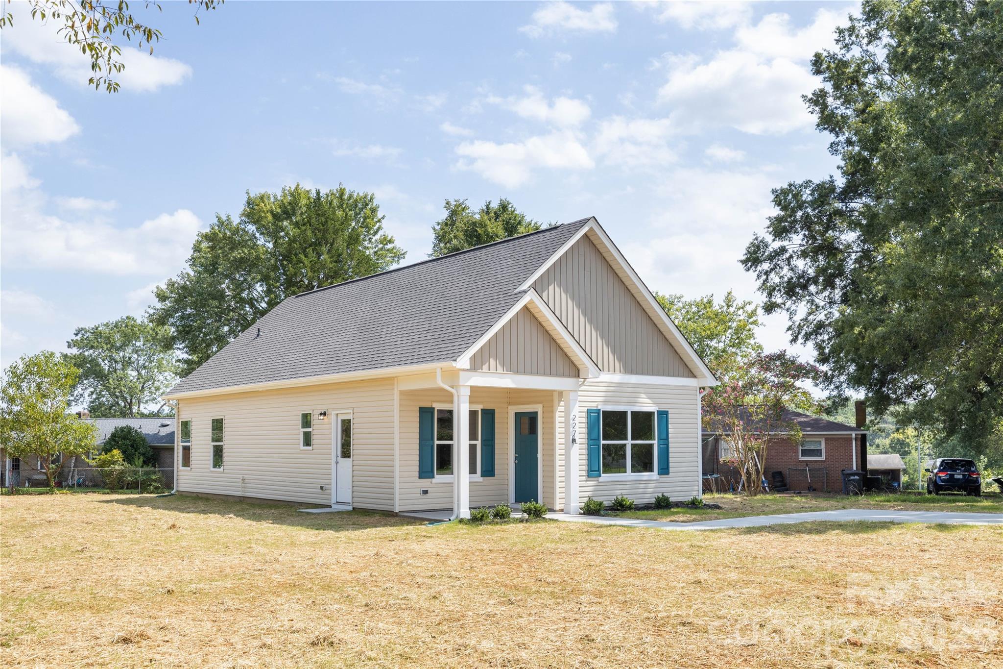 6625 Tracy Avenue — Charlotte