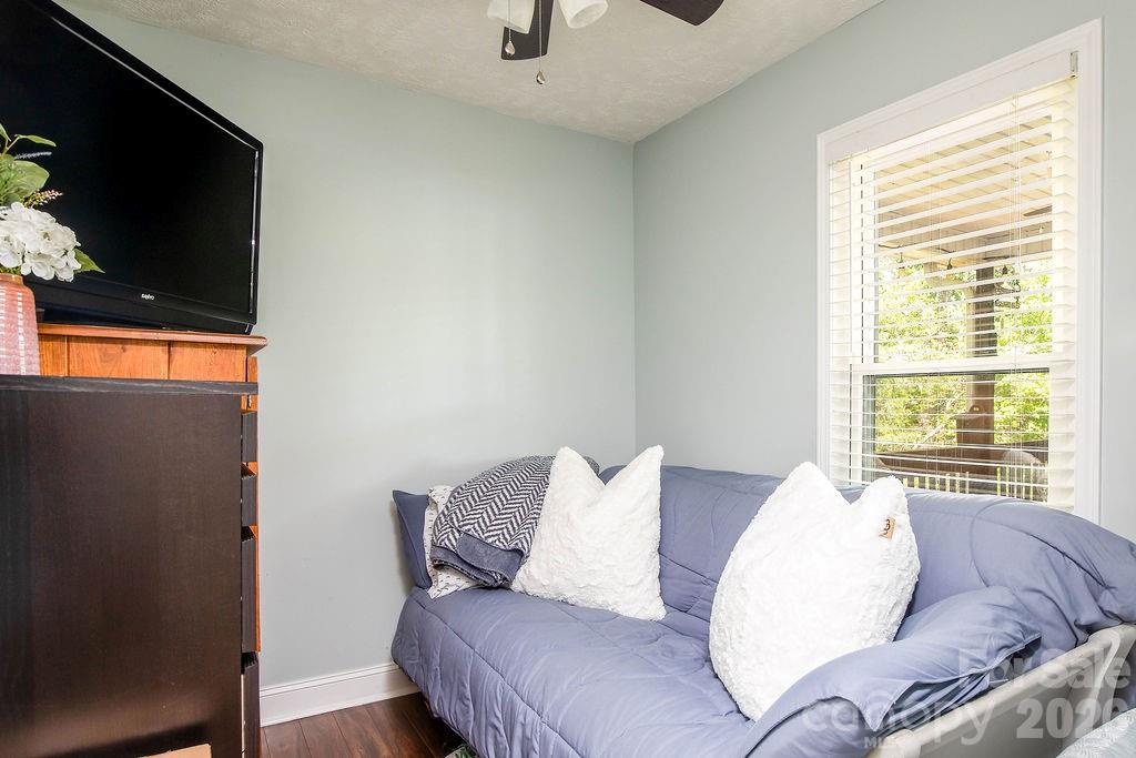 257 Rolling View Drive — New London