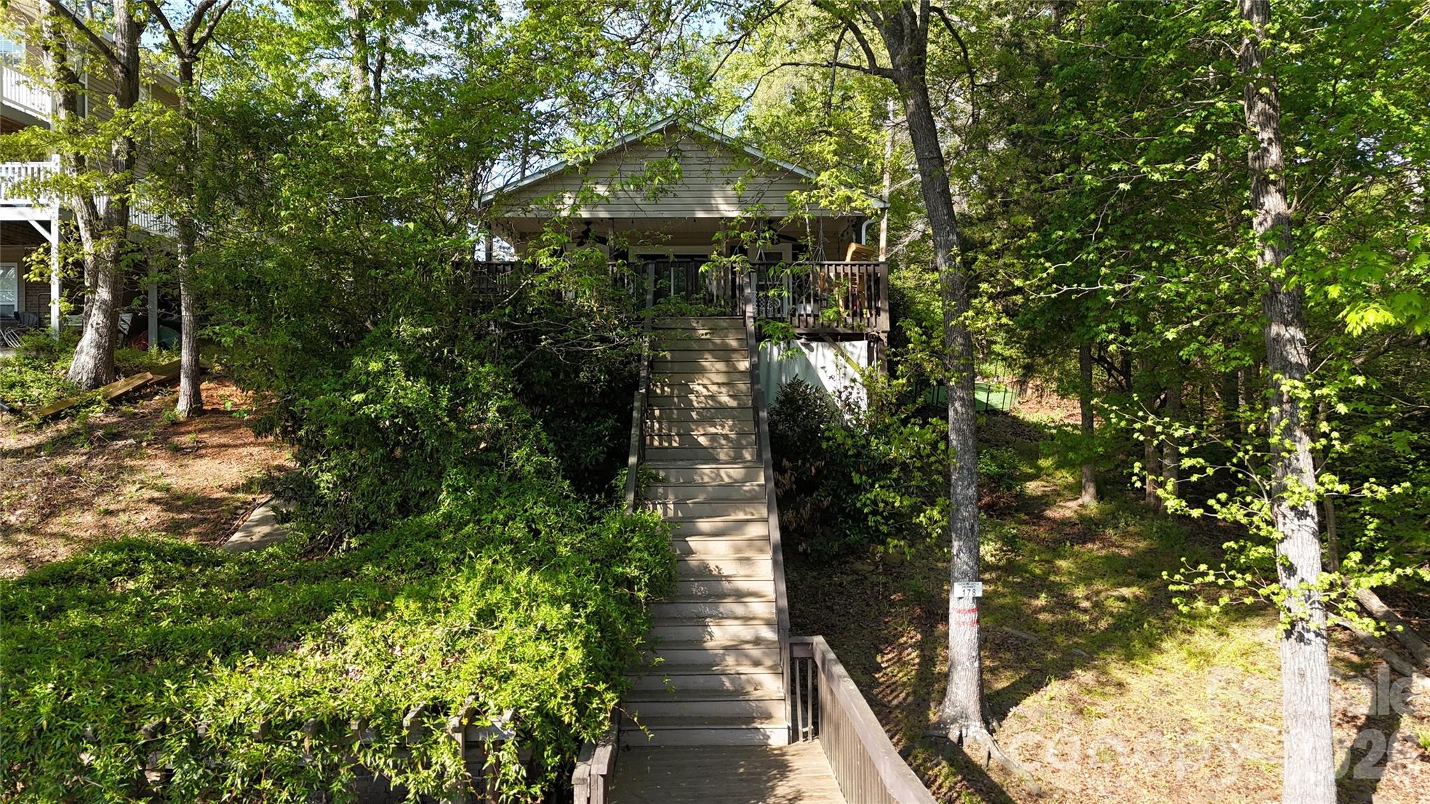 257 Rolling View Drive — New London