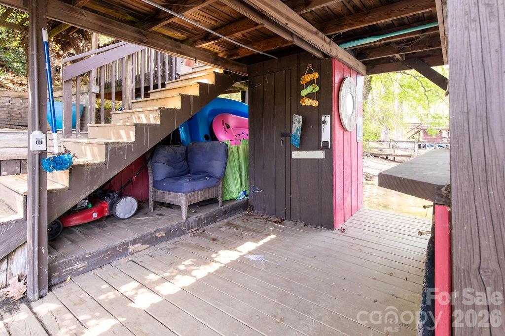 257 Rolling View Drive — New London