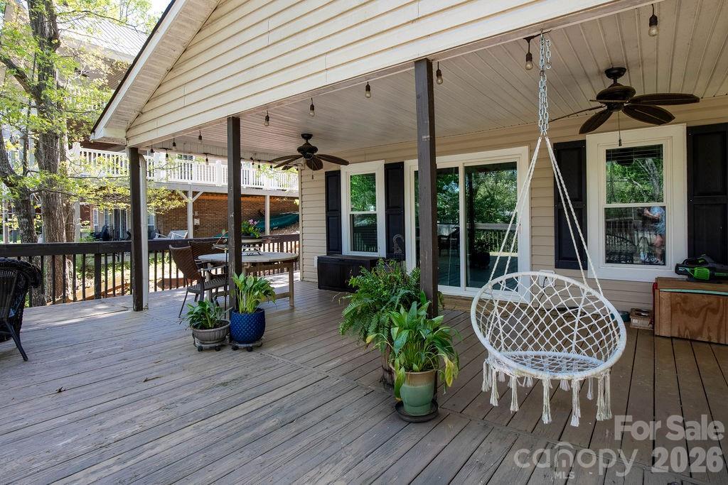 257 Rolling View Drive — New London