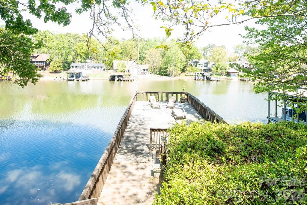 257 Rolling View Drive — New London