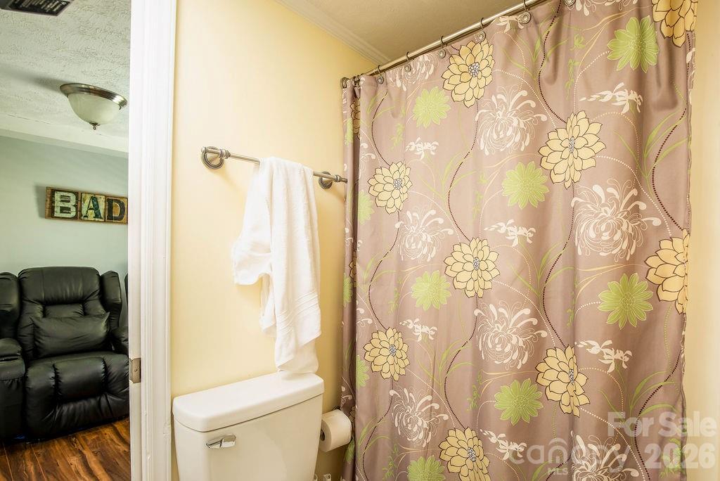 257 Rolling View Drive — New London