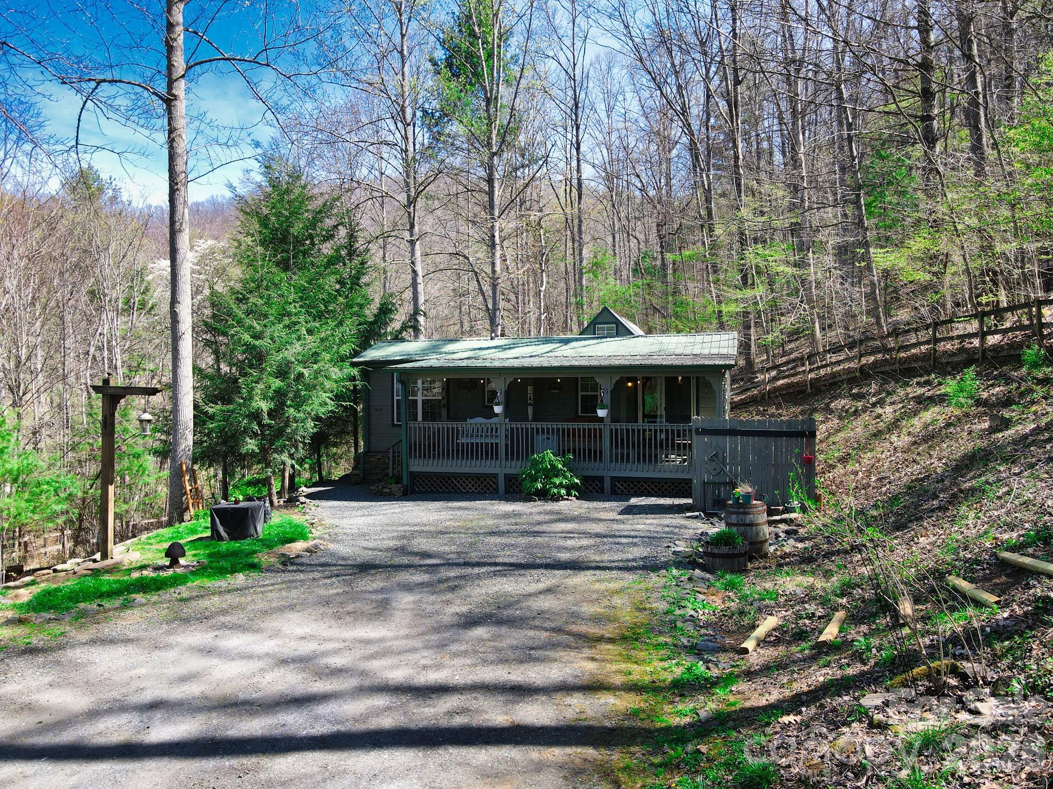 307 Dancing Leaf Lane — Bakersville