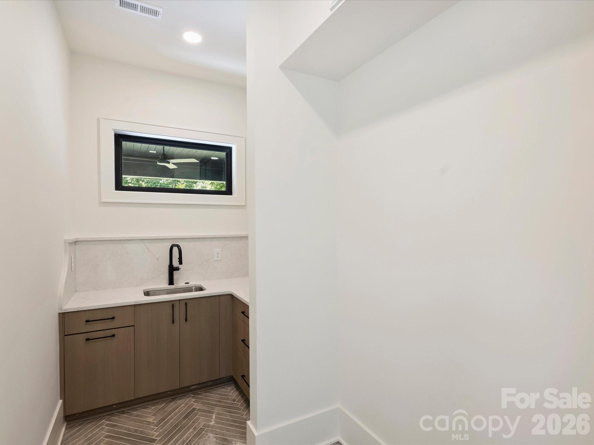 927 Laurel Creek Lane — Charlotte