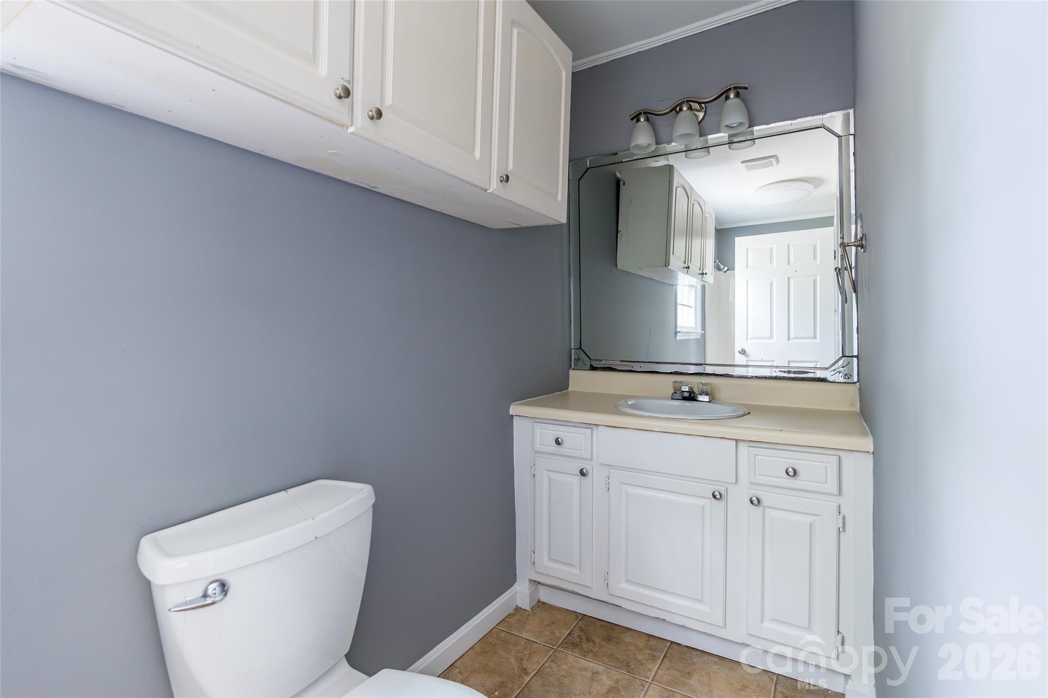 2823 Lyndell Way — Lancaster
