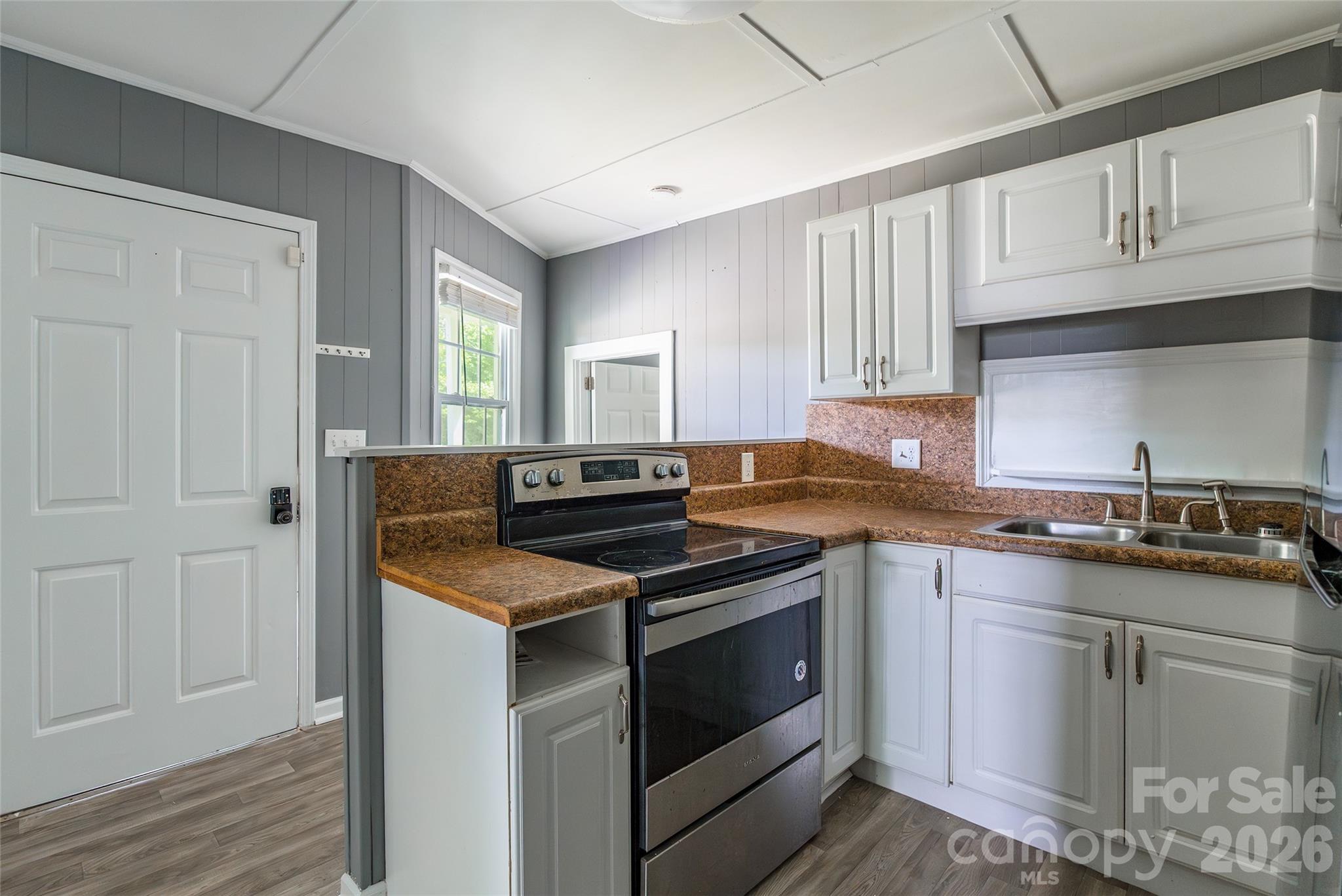 2823 Lyndell Way — Lancaster