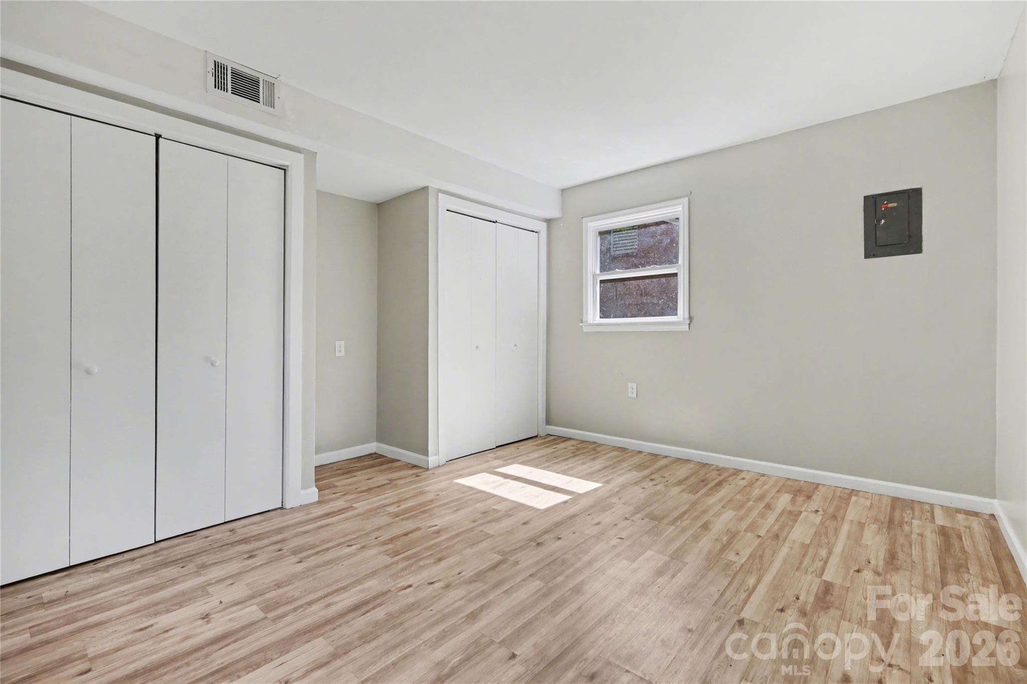 5439 Kerry Lane — Charlotte
