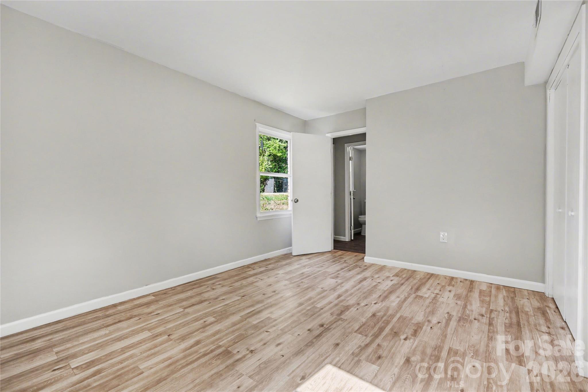5439 Kerry Lane — Charlotte