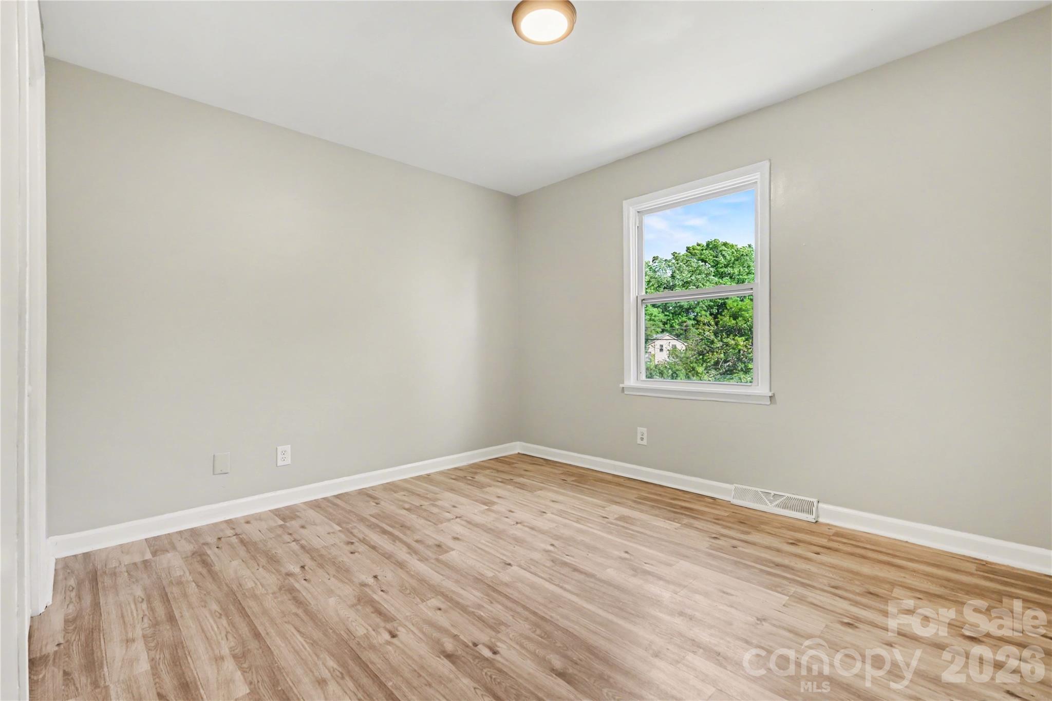 5439 Kerry Lane — Charlotte