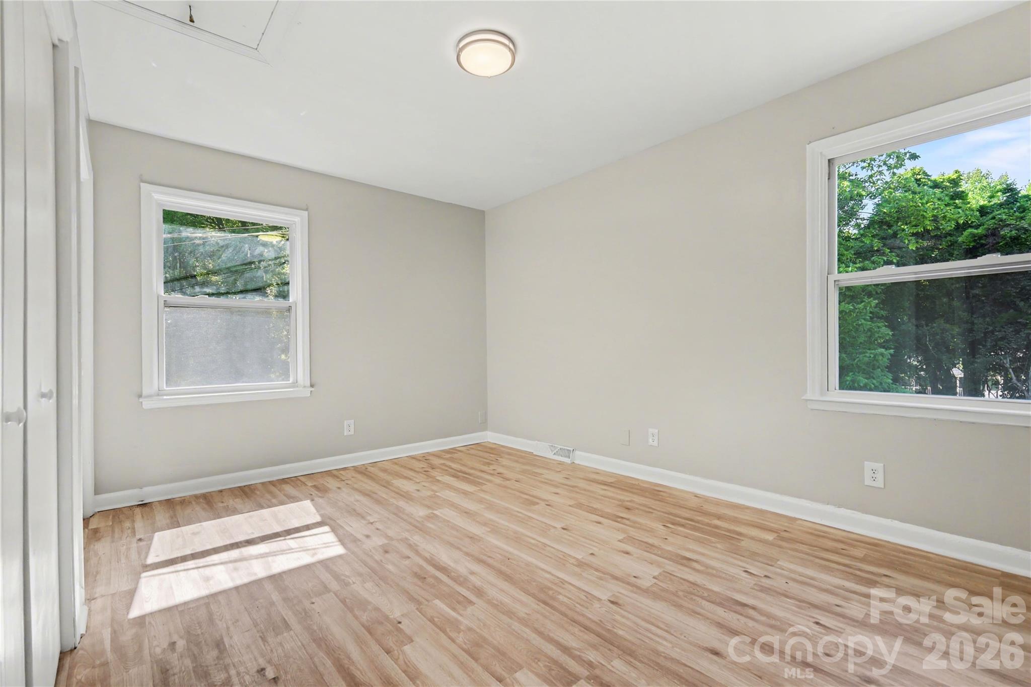 5439 Kerry Lane — Charlotte
