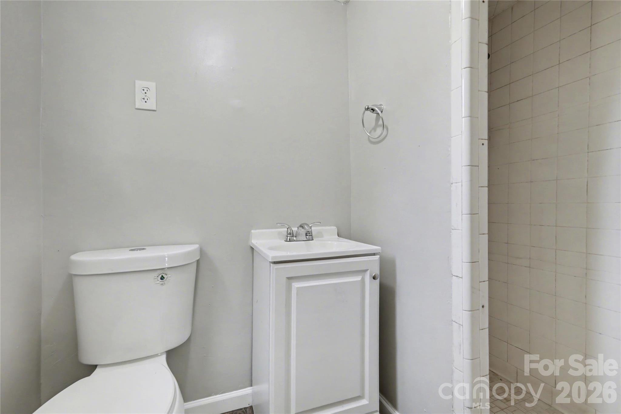 5439 Kerry Lane — Charlotte