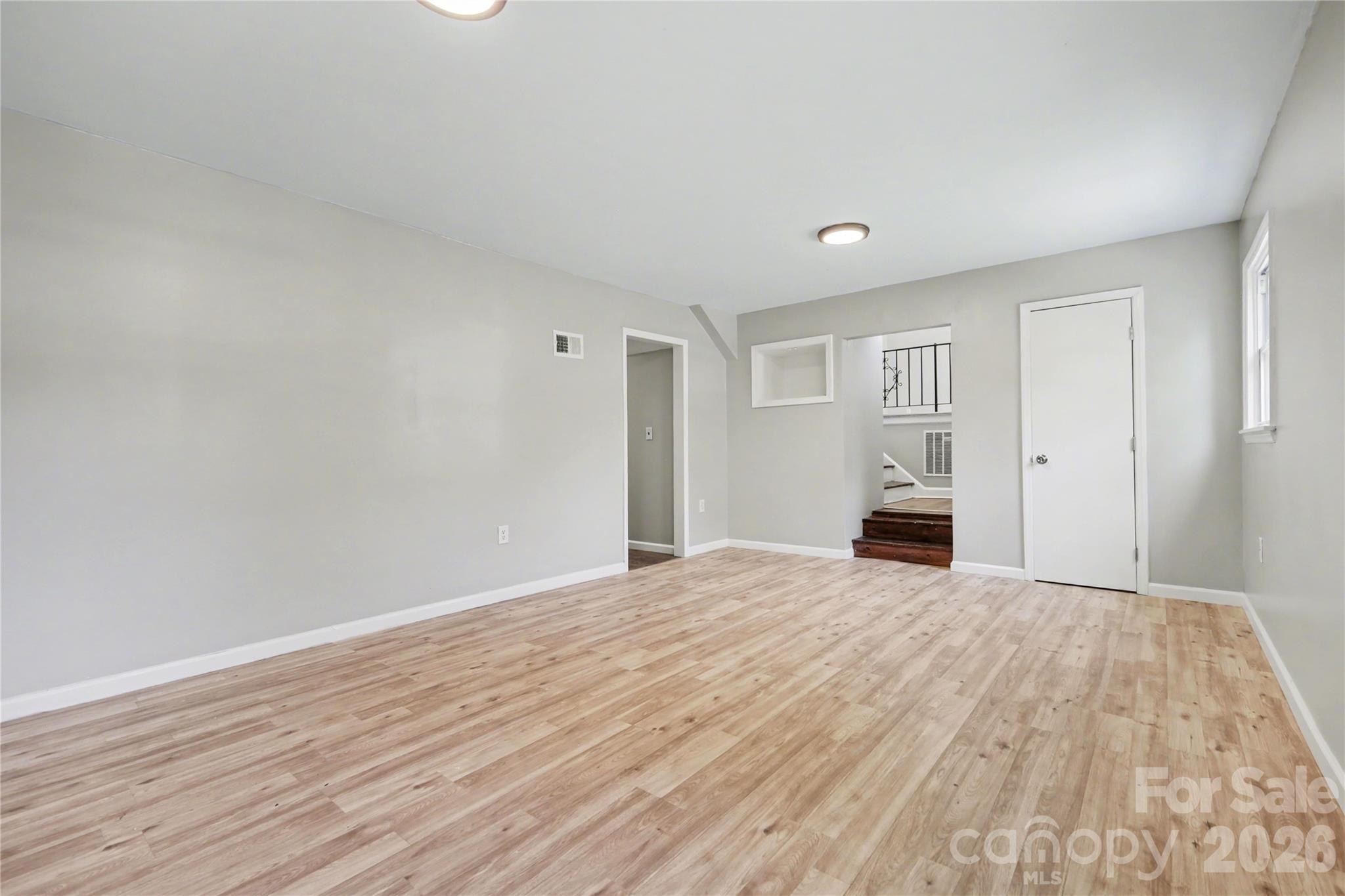 5439 Kerry Lane — Charlotte
