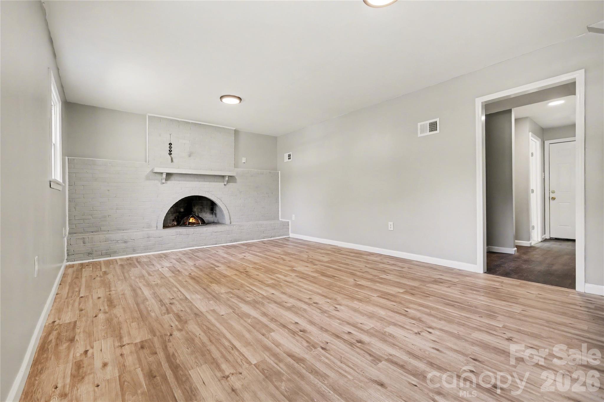5439 Kerry Lane — Charlotte