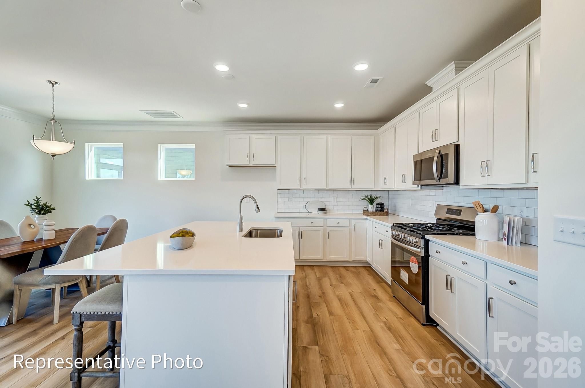 13127 Foxberry Road — Charlotte
