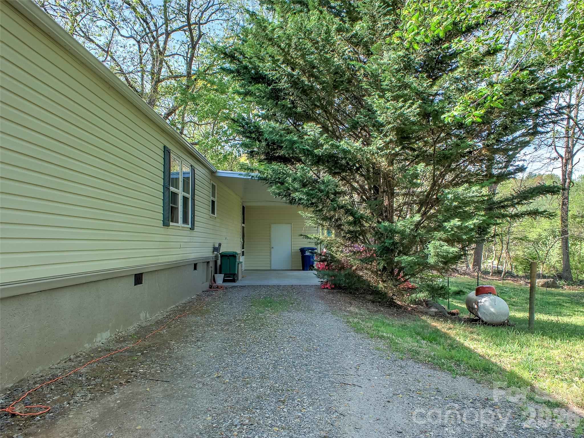 11 Rector Road — Weaverville