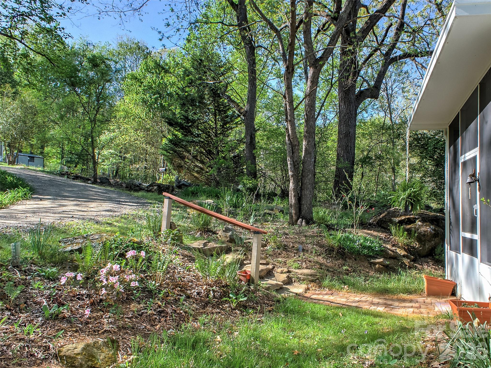11 Rector Road — Weaverville
