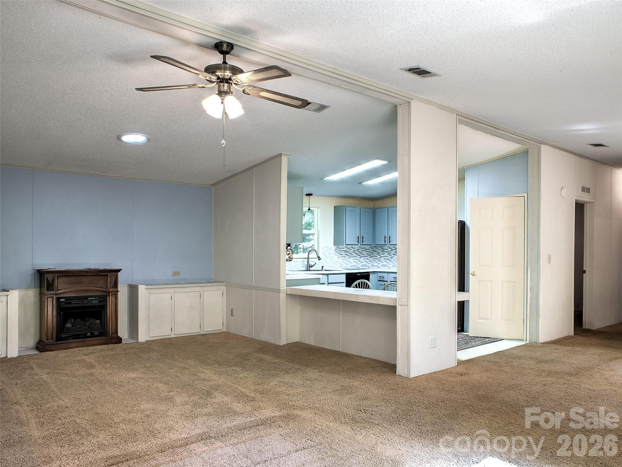 11 Rector Road — Weaverville