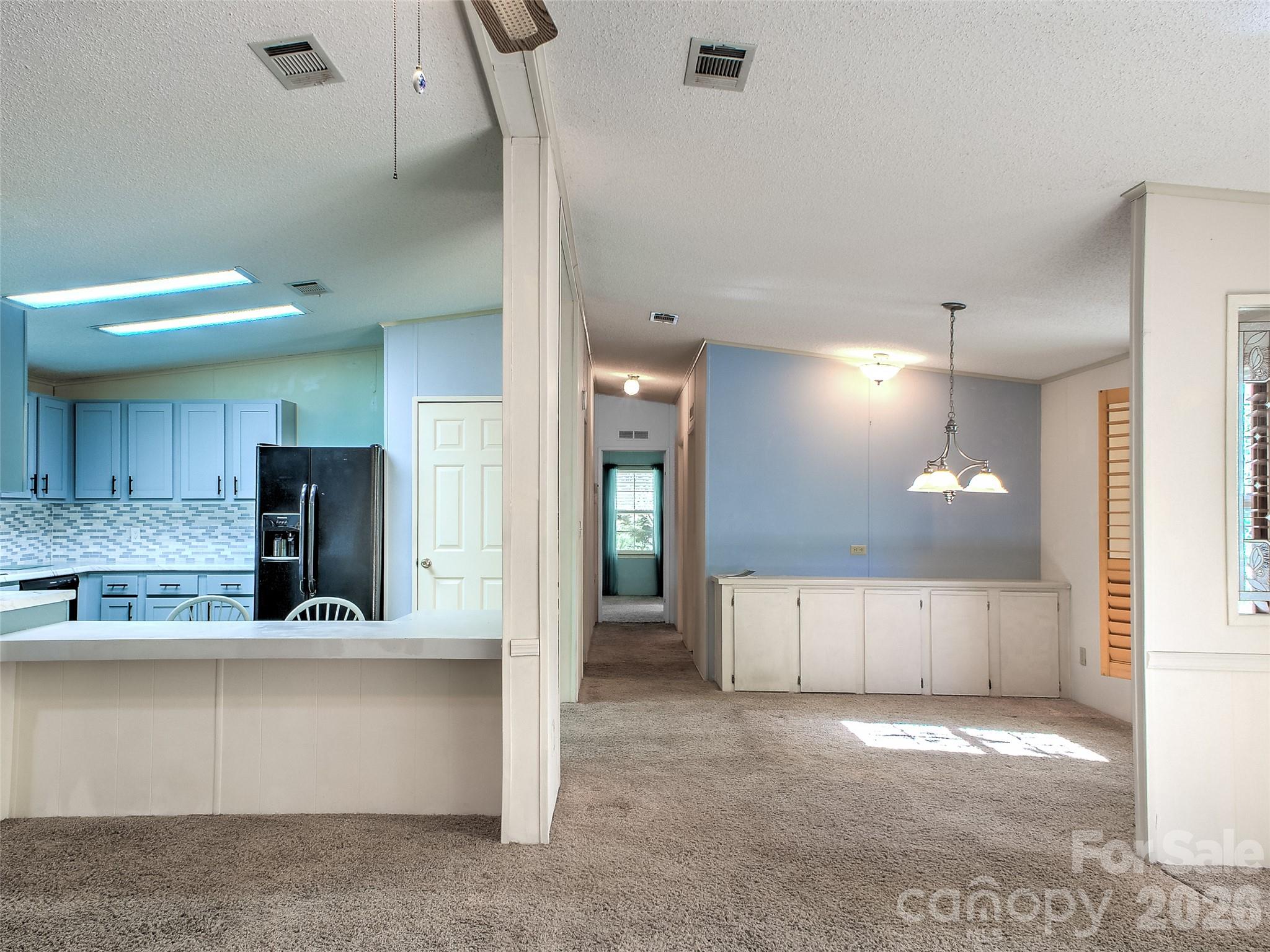 11 Rector Road — Weaverville
