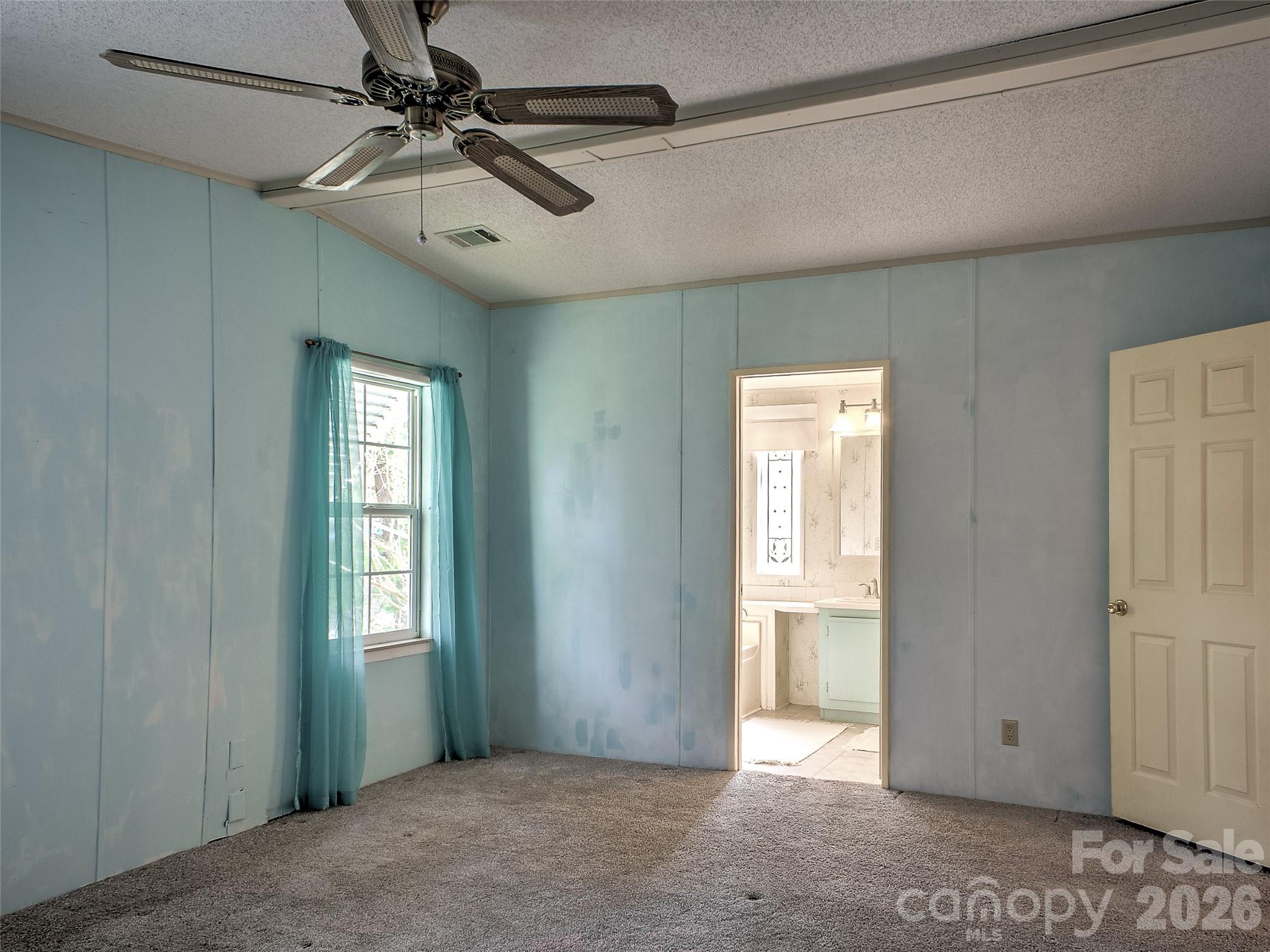 11 Rector Road — Weaverville