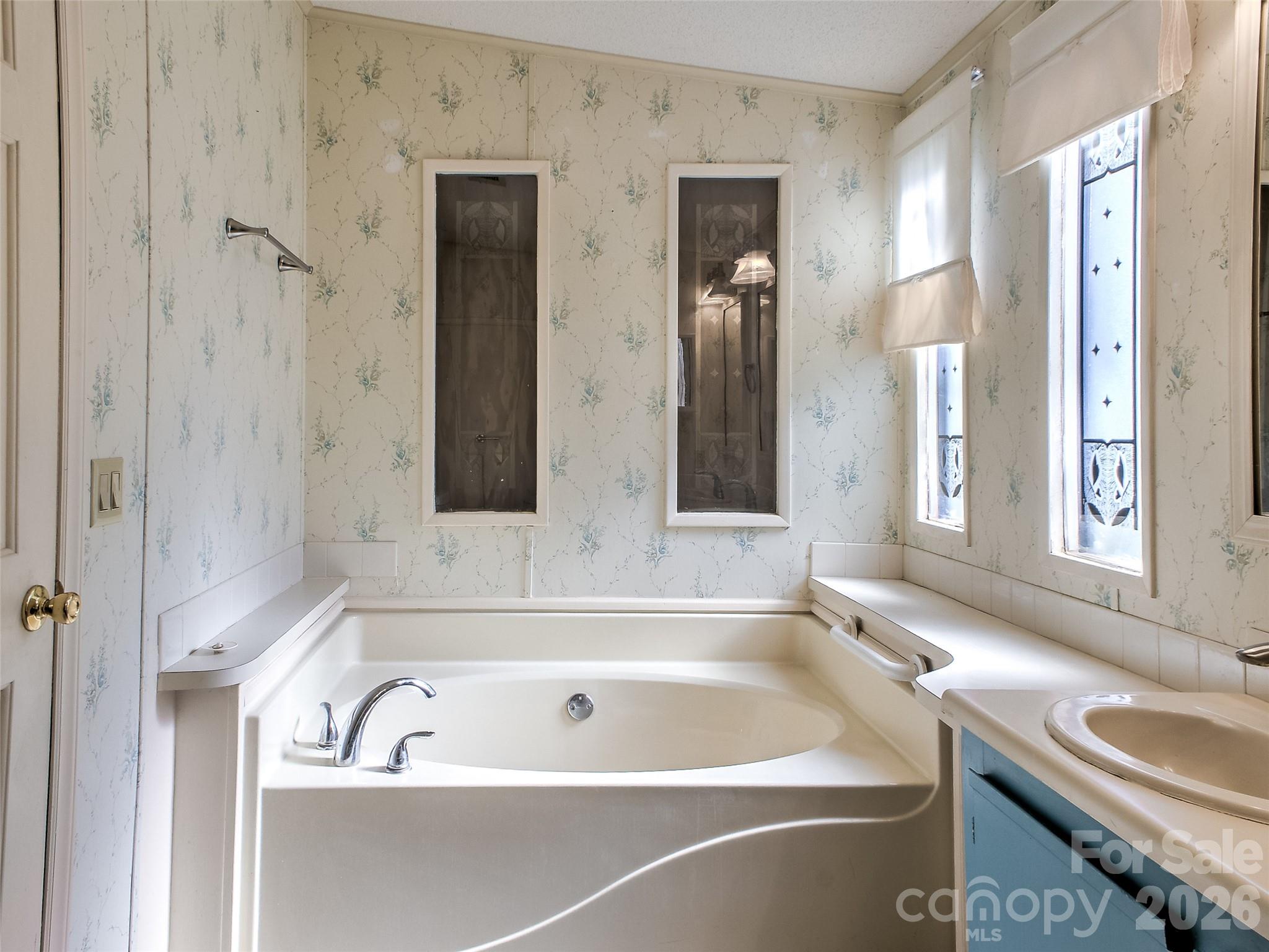 11 Rector Road — Weaverville