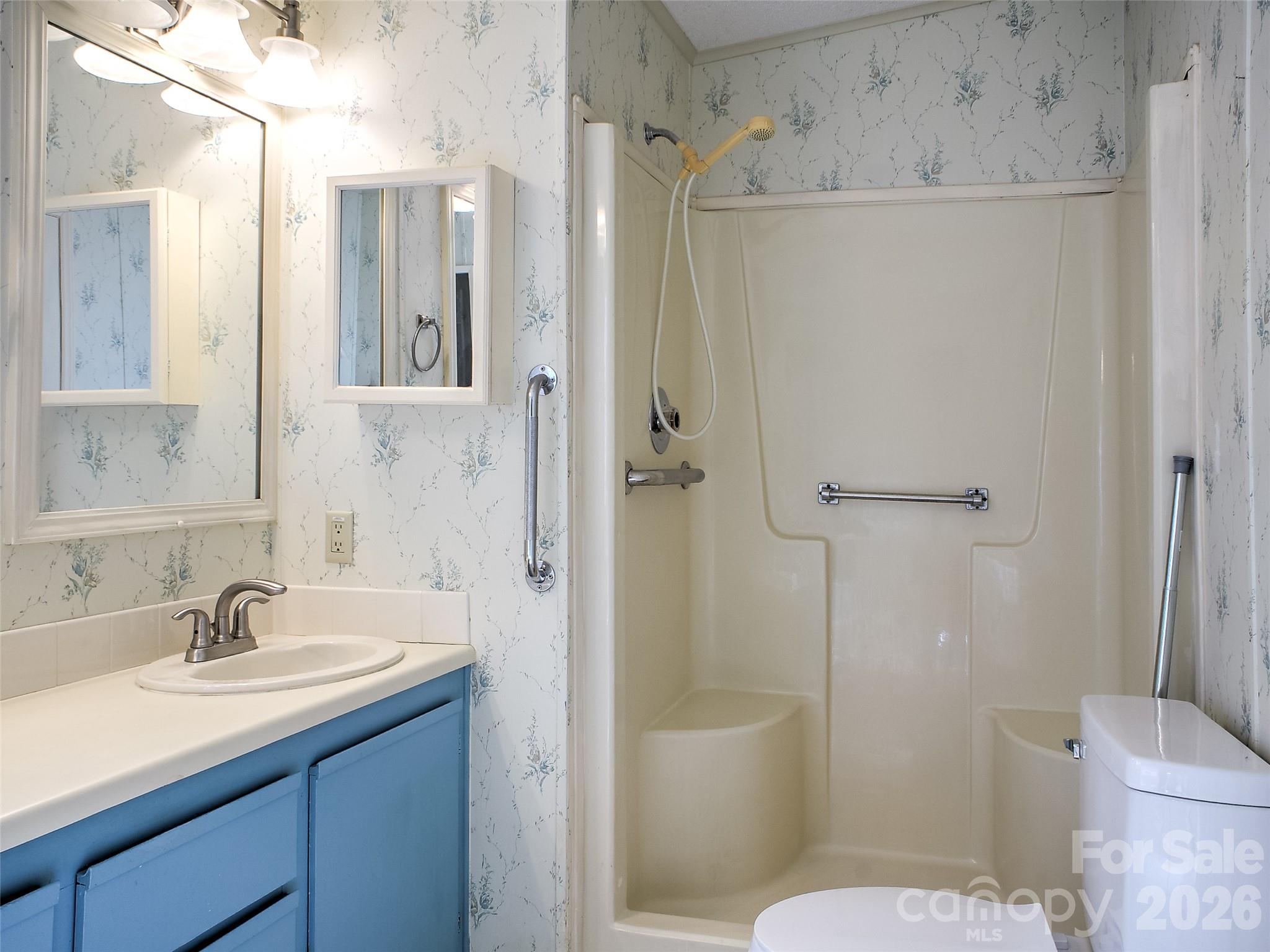 11 Rector Road — Weaverville