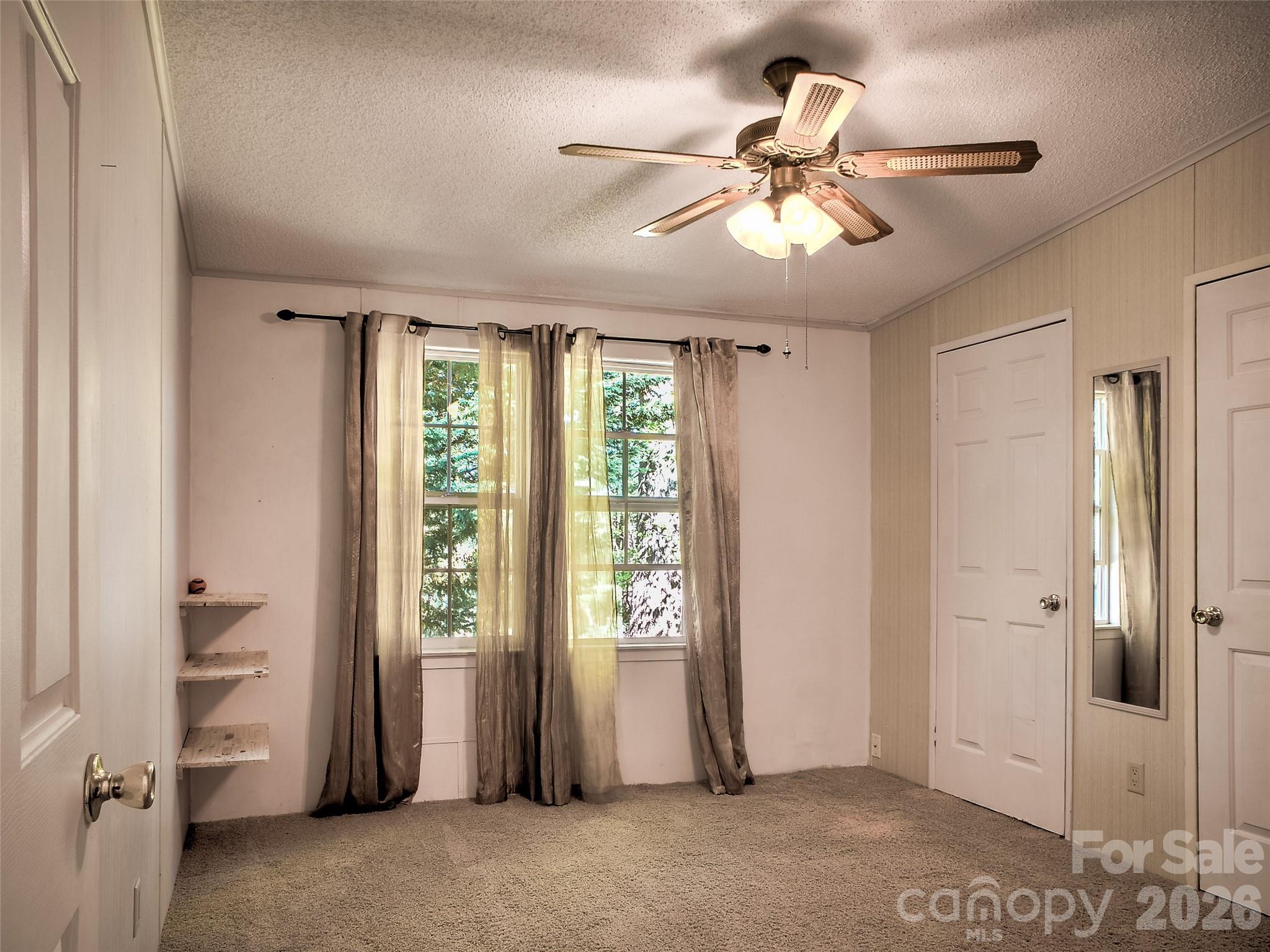 11 Rector Road — Weaverville