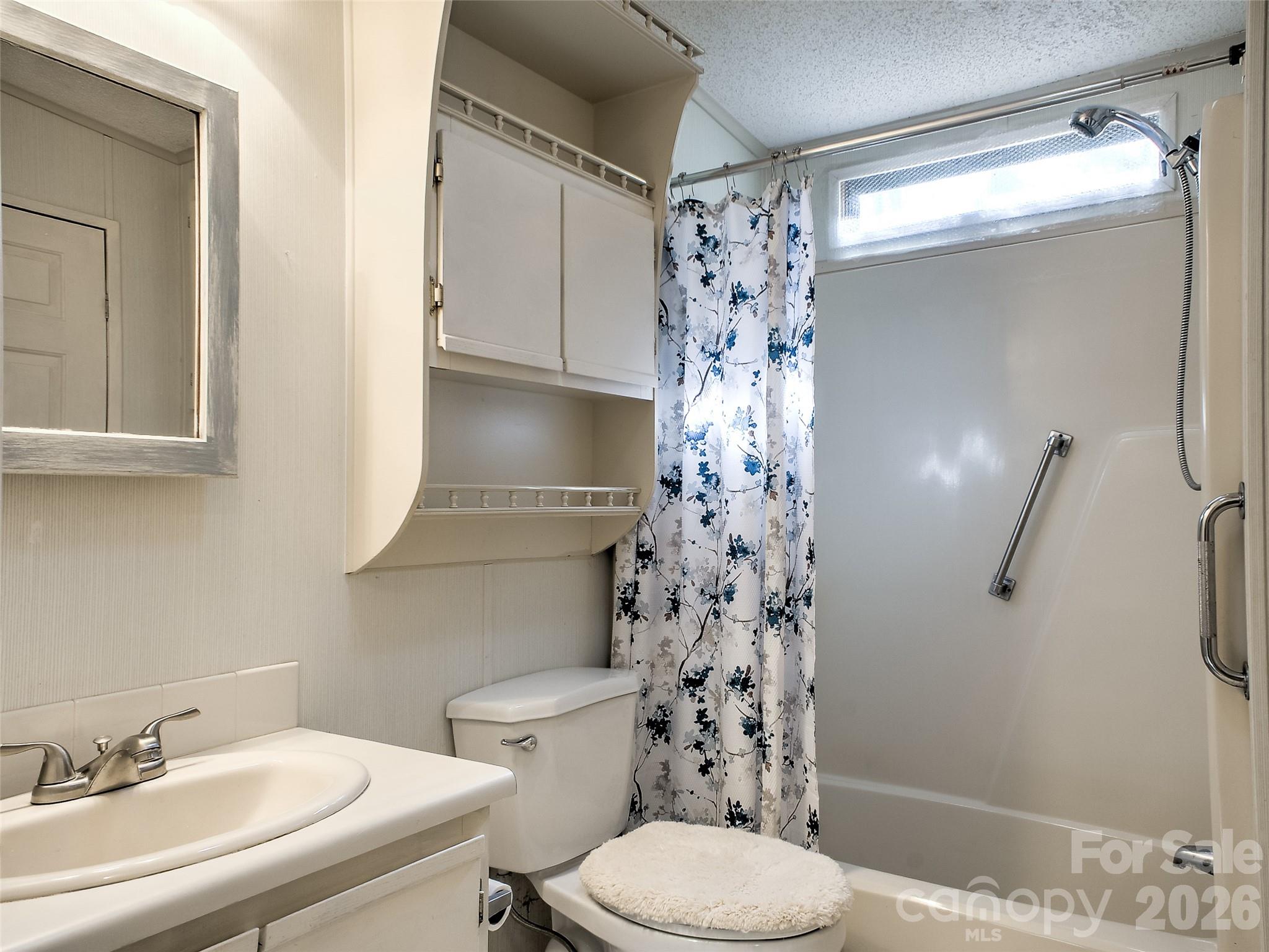 11 Rector Road — Weaverville